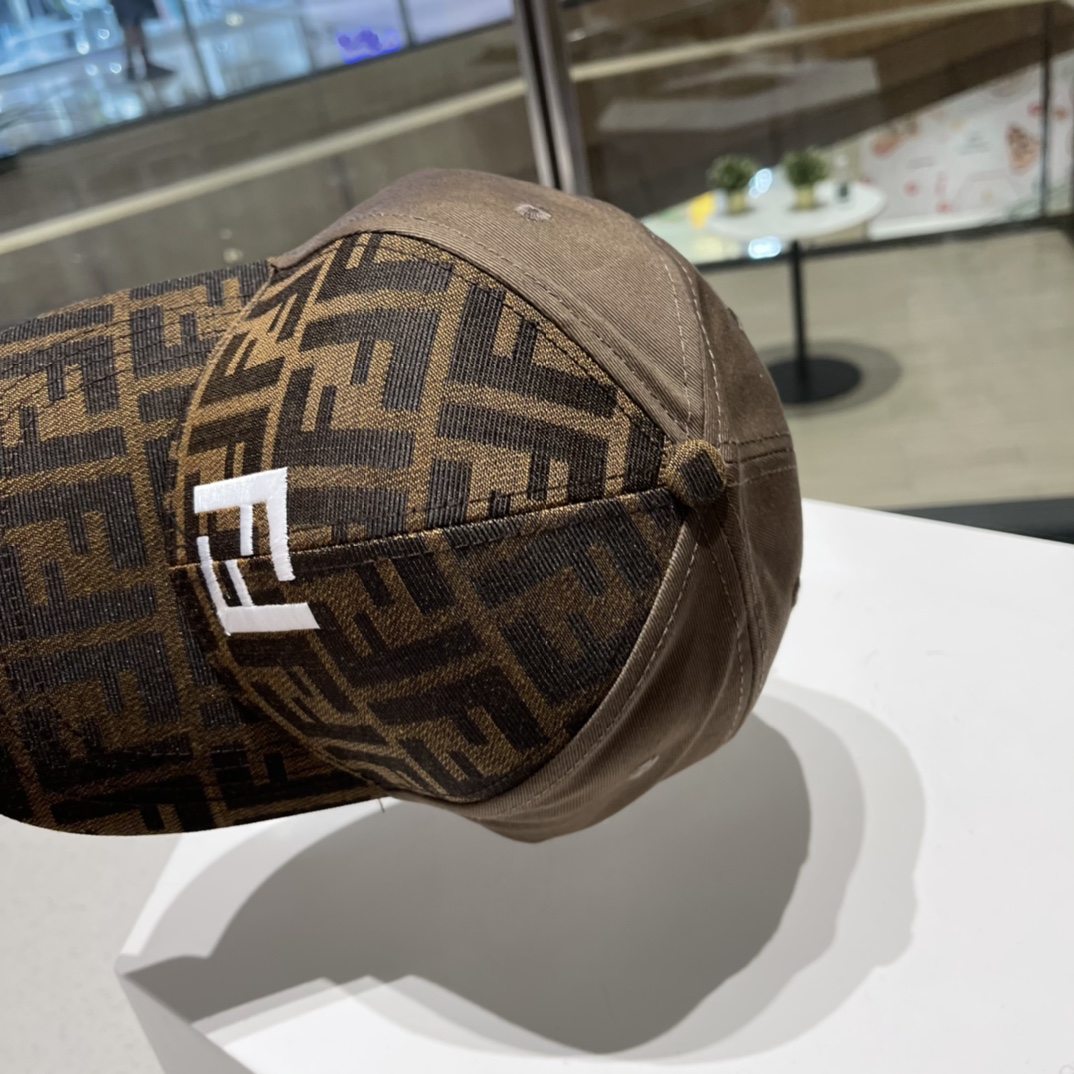 Fendl Fendi spring and summer new national tide embroidery letter baseball cap