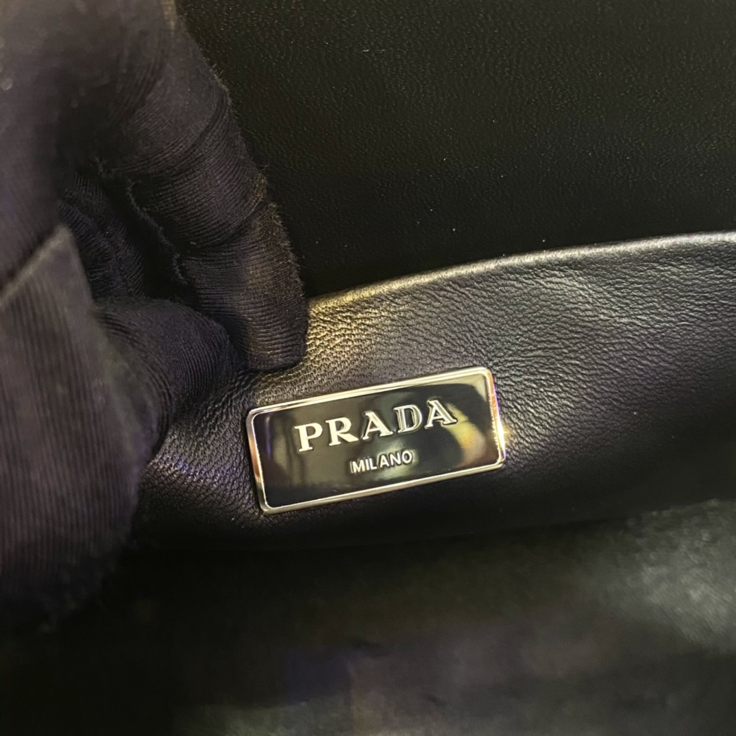 𝐏𝐑𝐀𝐃𝐀 New 1BA327