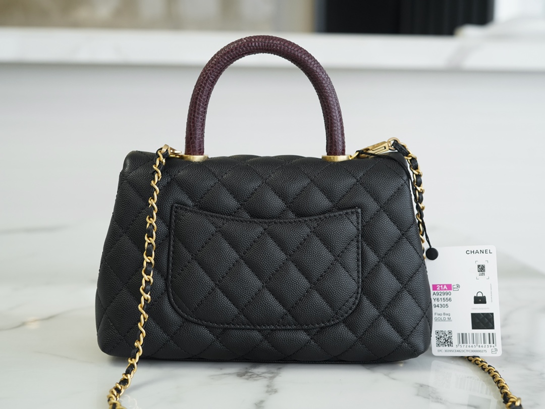 CHANEL 𝐂𝐨𝐂𝐨 𝐇𝐚𝐧𝐝𝐥𝐞 bag Lizard skin handle small black