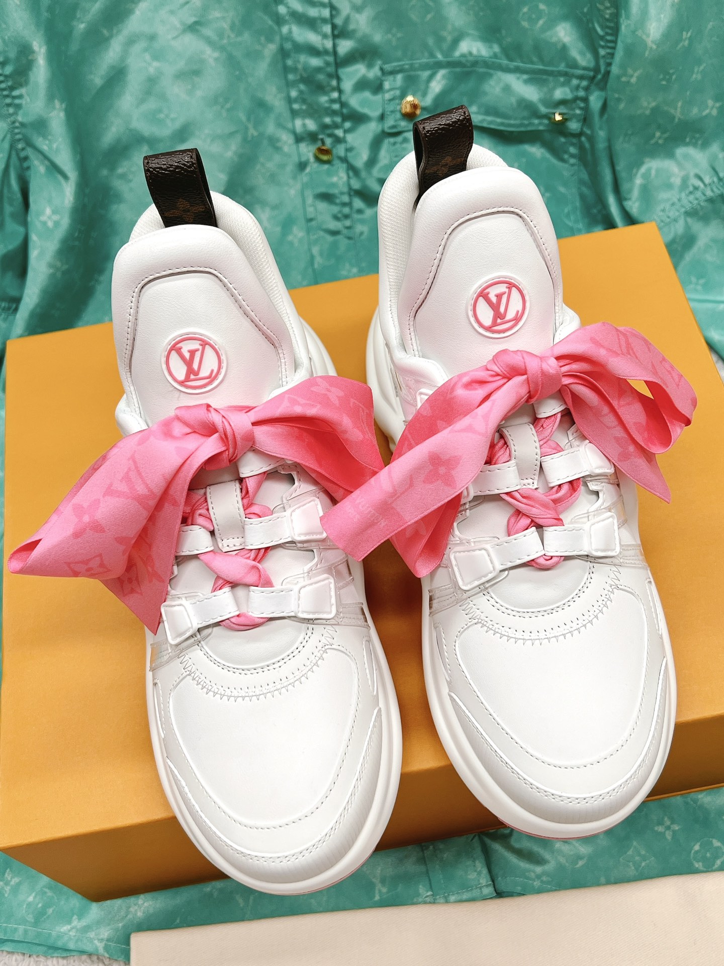 Louis Vuitton 2023 new color series old shoes