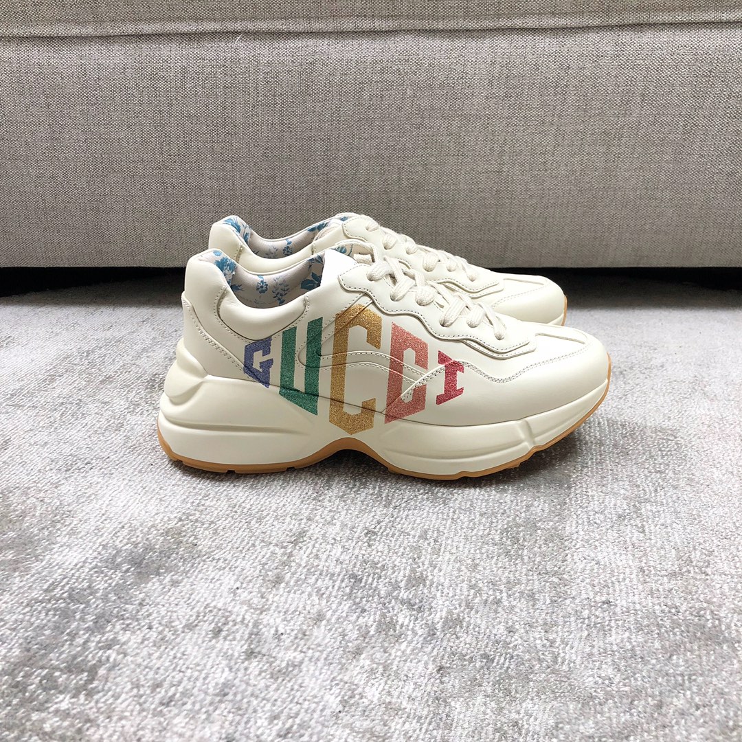 Gucci Pops This collection has a lot of flora and fauna elements Original material