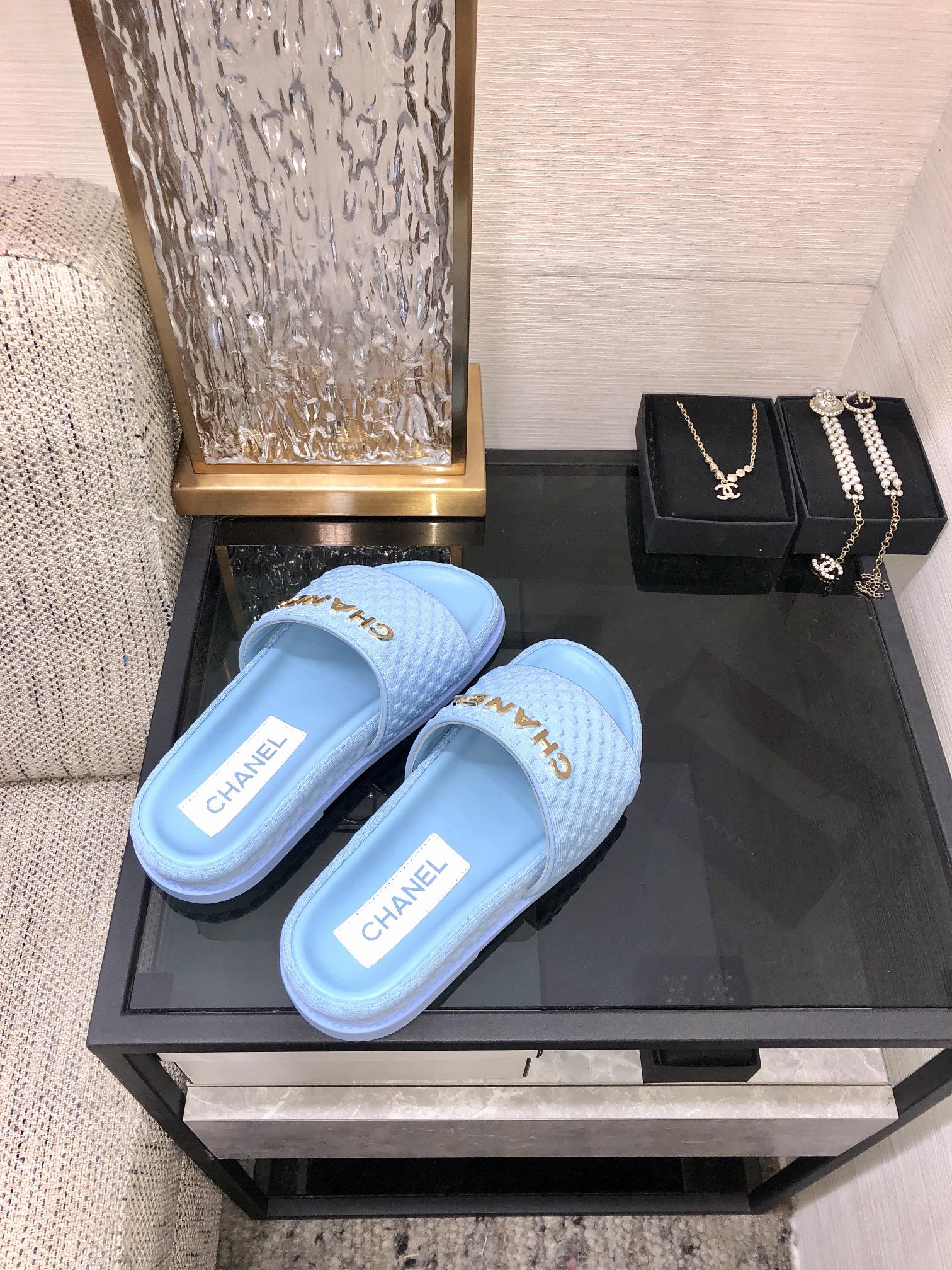 CHANEL 2022 early spring latest honey slippers fashion versatile series imported sheepskin cushioned feet