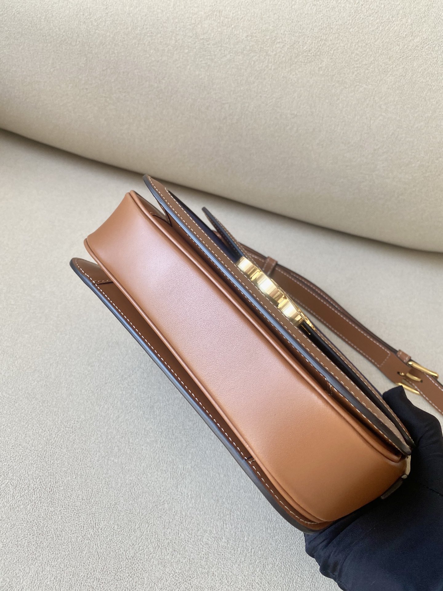 𝐂𝐞𝐥𝐢𝐧𝐞 Triomphe Medium 22.5cm