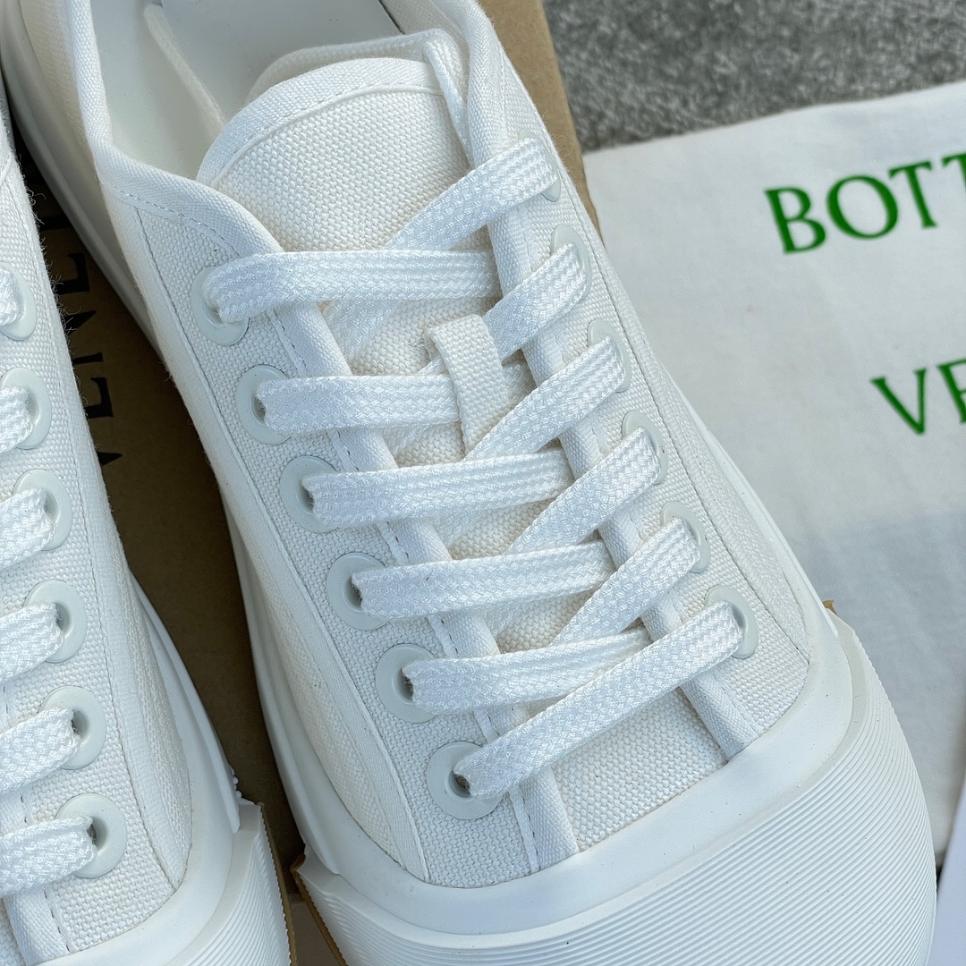 Bottegavenet*a white shoes