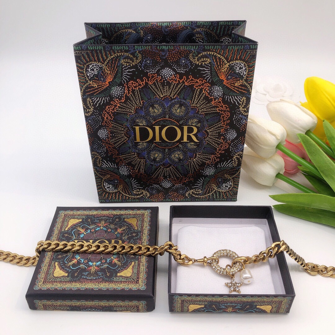 Dior necklace