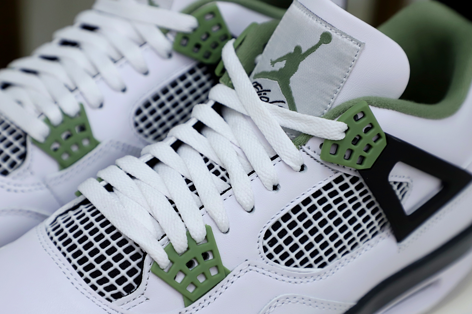 AIR JORDAN 4 SEAFOAM