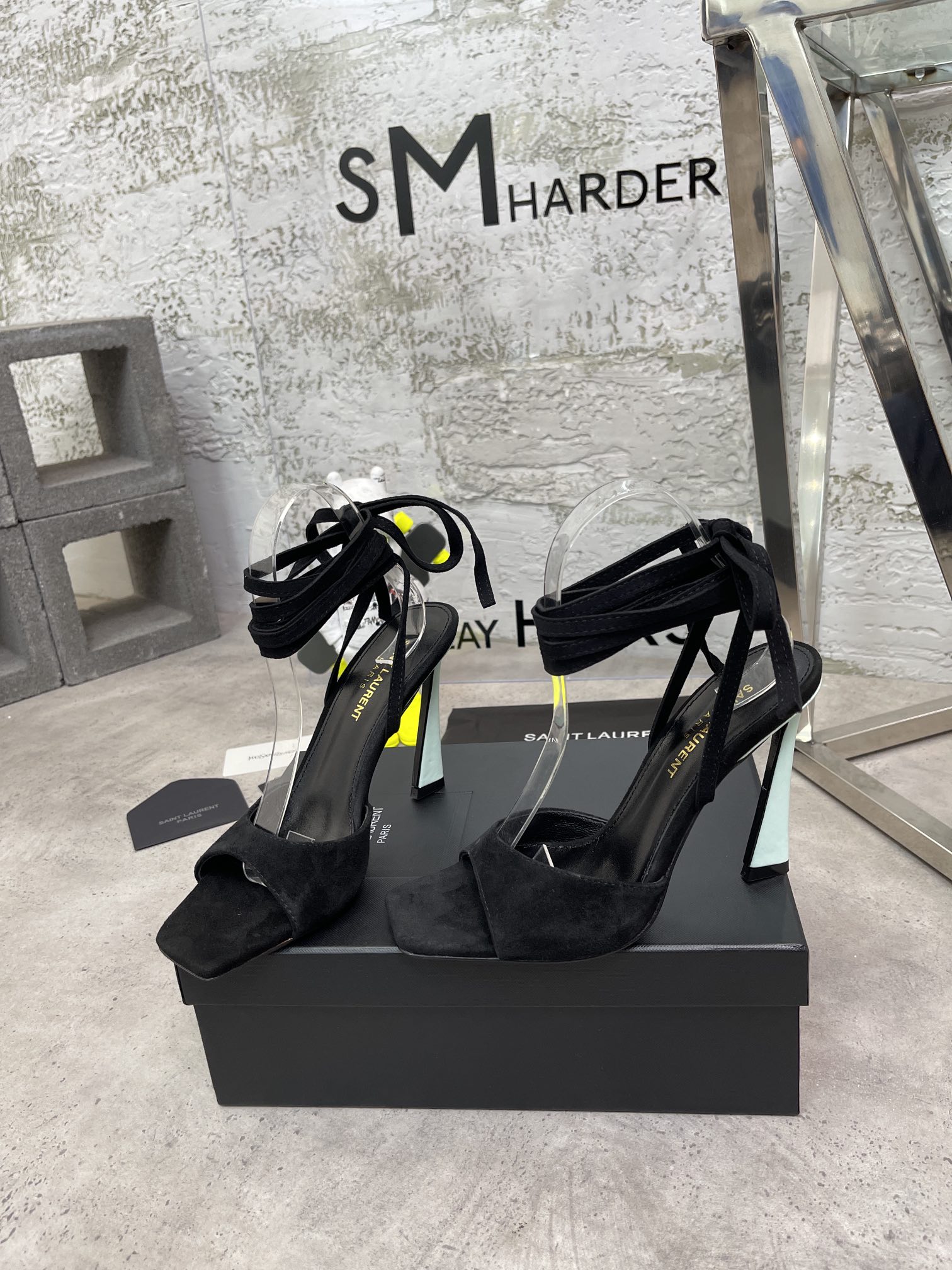 𝙎𝙖𝙞𝙣𝙩 𝙇𝙖𝙪𝙧𝙚𝙣𝙩 | 𝟐𝟎𝟐𝟐/𝐒𝐒 𝐧𝐞𝐰 YSL｜Early spring hot ysl high heel strappy sandals Italian leather sole