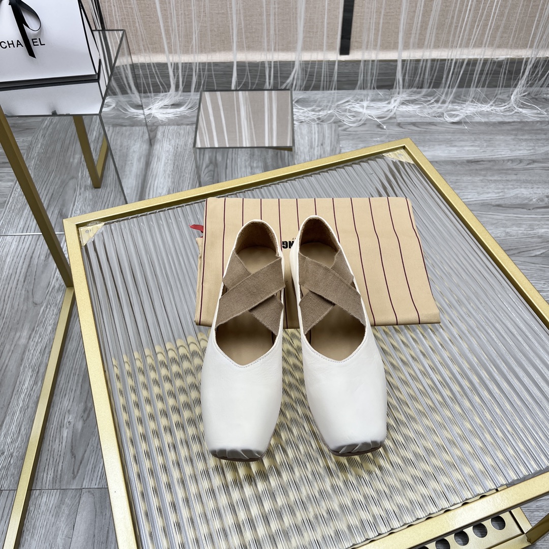 𝐔𝐌𝐀 𝐖𝐀𝐍𝐆｜𝟐𝟎𝟐𝟑/𝐒𝐒 𝐧𝐞𝐰  UMA WANG classic models retro do old ballet shoes