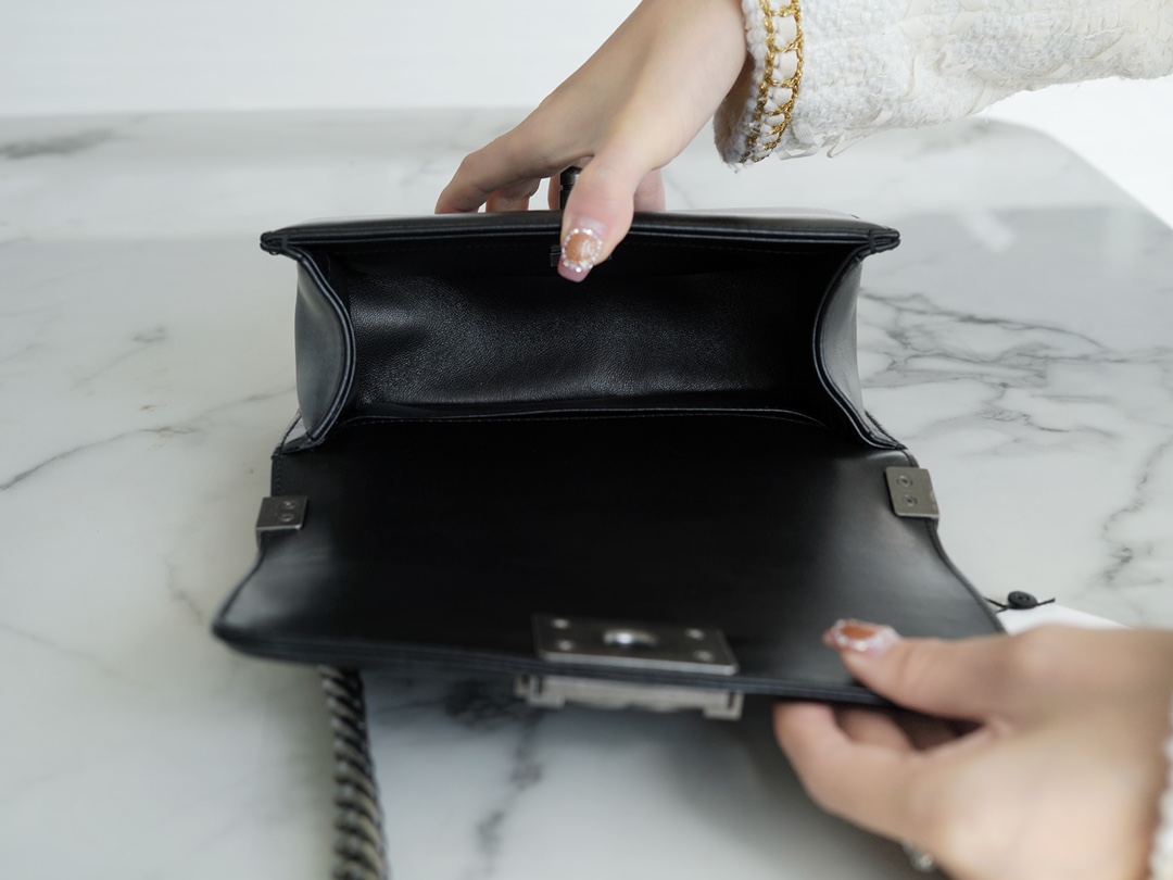 𝗖𝗵𝗮𝗻𝗲𝗹 𝗟𝗲𝗯𝗼 𝘆Italy 🇮🇹GR original lambskin：Small Black Silver