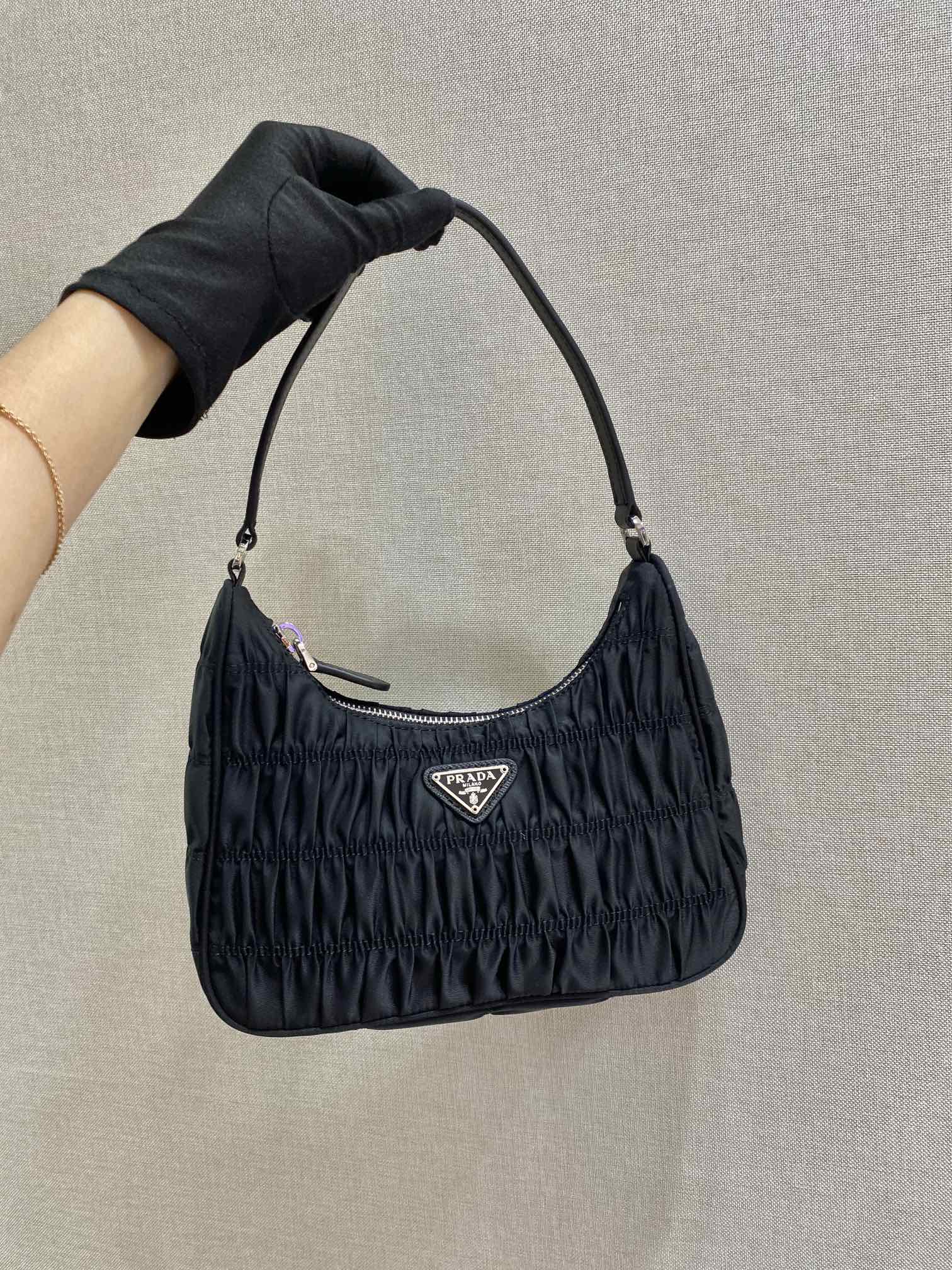 𝐏𝐑𝐀𝐃𝐀 nylon crinkle Hobo underarm bag