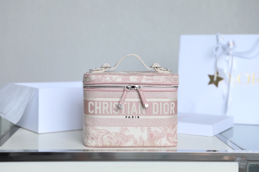 DIOR TRAVEL VANITY Cosmetic Bag