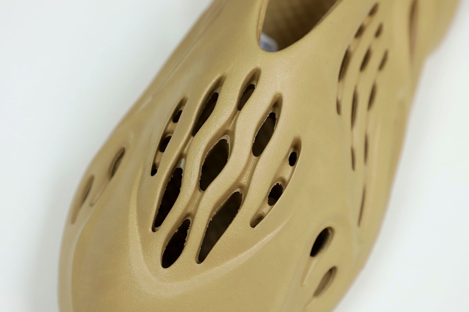 YEEZY FOAM RUNNER OCHRE