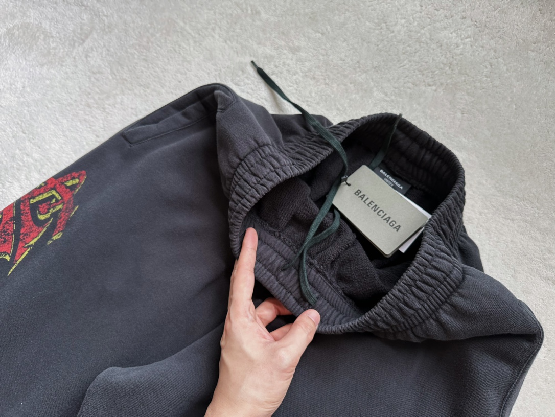 Balenciaga...🔥The latest show trousers, custom weaving and dyeing 360g fabric