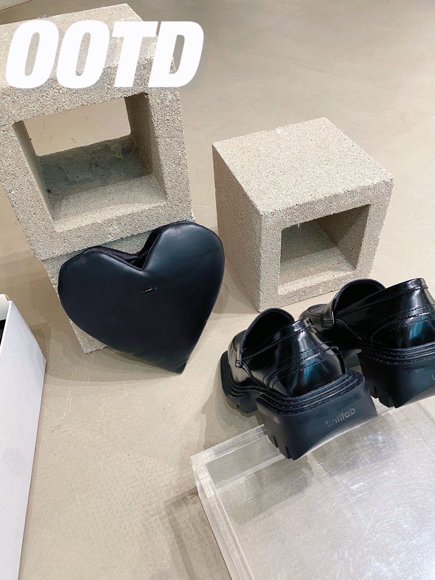 Untitlab 𝟐𝟎𝟐𝟏/𝐒𝐒 𝐧𝐞𝐰 Niche Louboutins Customized cowhide upper Sheepskin lining