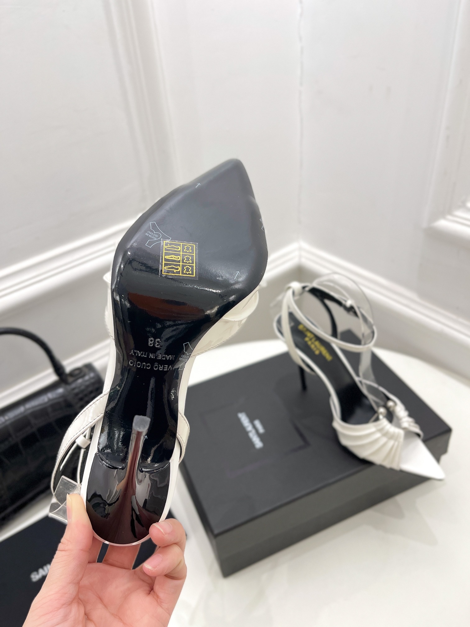 𝙎𝙖𝙞𝙣𝙩 𝙇𝙖𝙪𝙧𝙚𝙣𝙩 | 𝟐𝟎𝟐𝟏/𝐒𝐒 𝐧𝐞𝐰 YSL｜Roland 2022/fw early spring new baked high heels