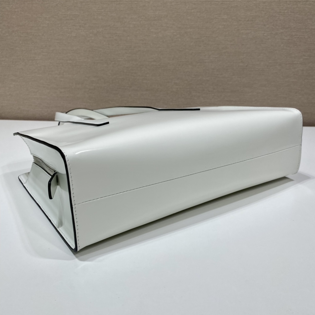 𝐏𝐑𝐀𝐃𝐀 New shopping bag 1BA350