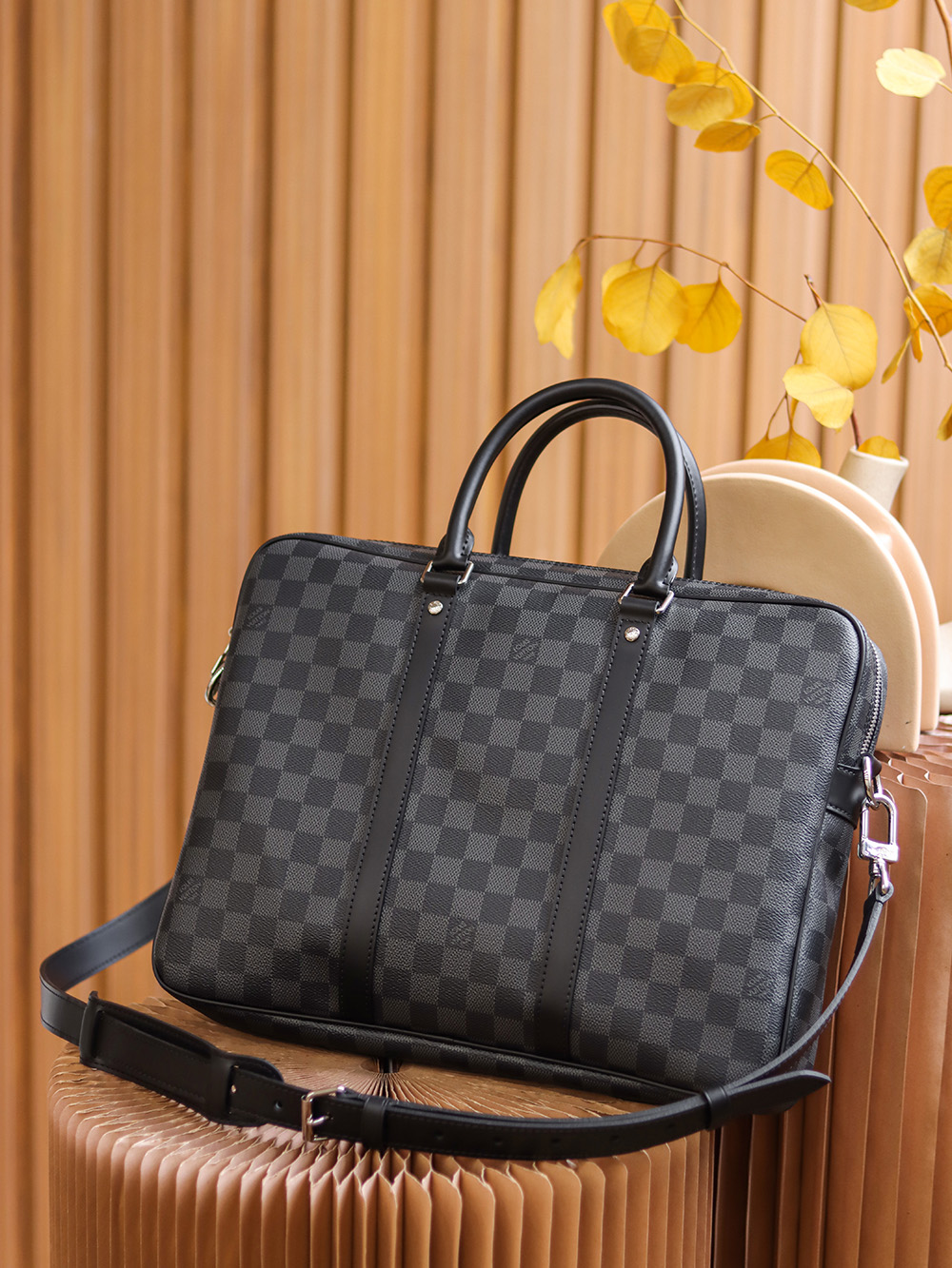 Louis Vuitton 𝐏𝐎𝐑𝐓𝐄 𝐃𝐎𝐂𝐔𝐌𝐄𝐍𝐓𝐒 𝐕𝐎𝐘𝐀𝐆𝐄 Briefcase M41478