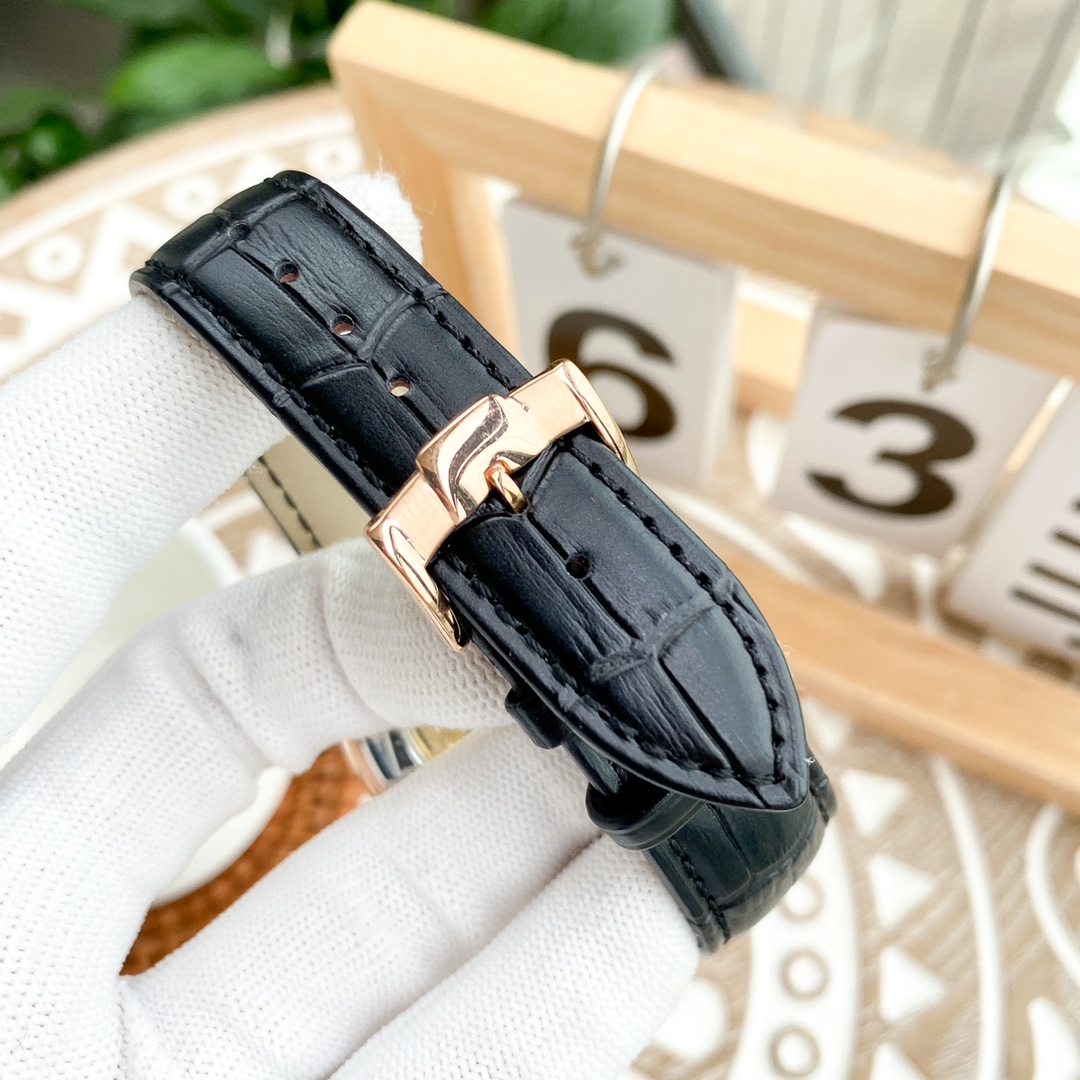 IWC- Fine men's watches Fully automatic mechanical movement, top 316 steel case and strap