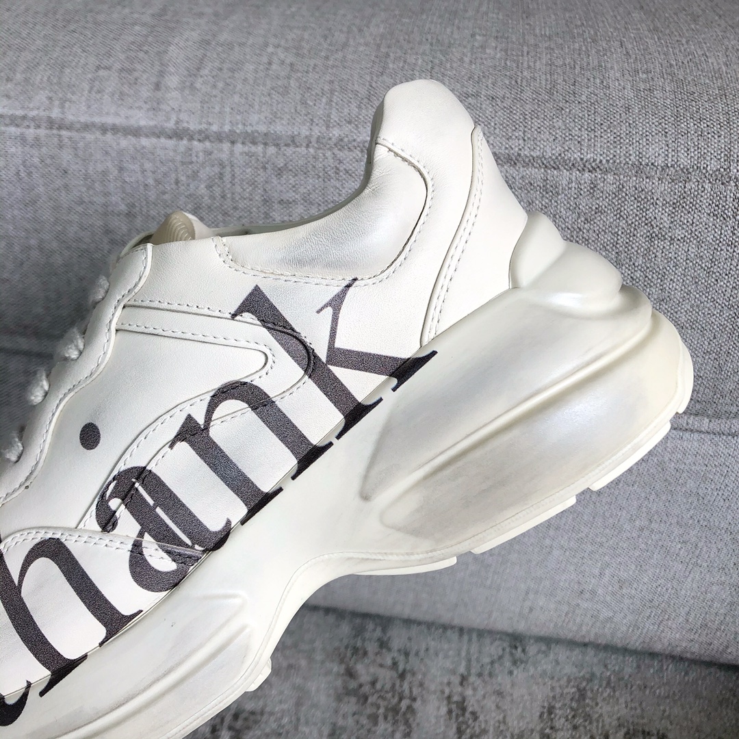 Gucci Pops This collection has a lot of flora and fauna elements Original material