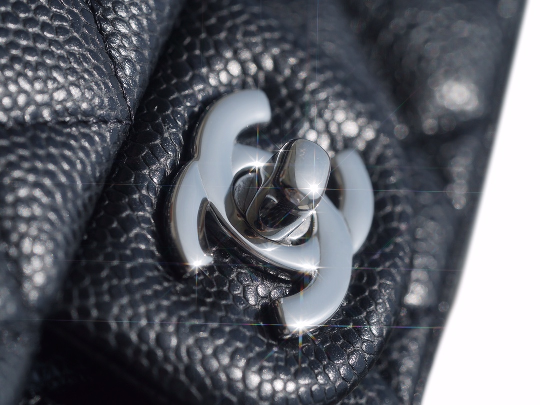 𝐂𝐇𝐀𝐍𝐄𝐋 Classic Flap France 𝐇𝐚𝐚𝐬Original Lychee Pattern🐂 Classic Flap Bag Fang Fatty🔆Black Silver🖤