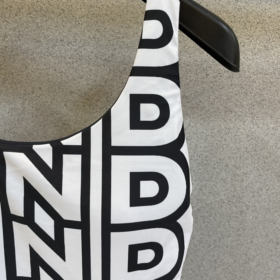 Fendi New one-piece swimming costume