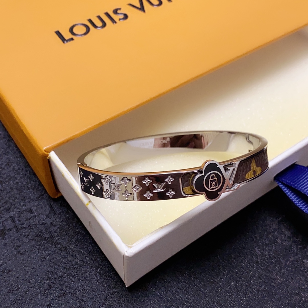 Louis Vuitton bracelet in 14kt fine colour