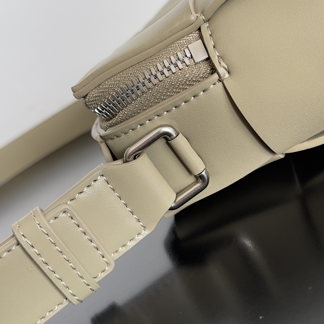 Bottega Veneta BV Men's Camera Bag Taupe #730027