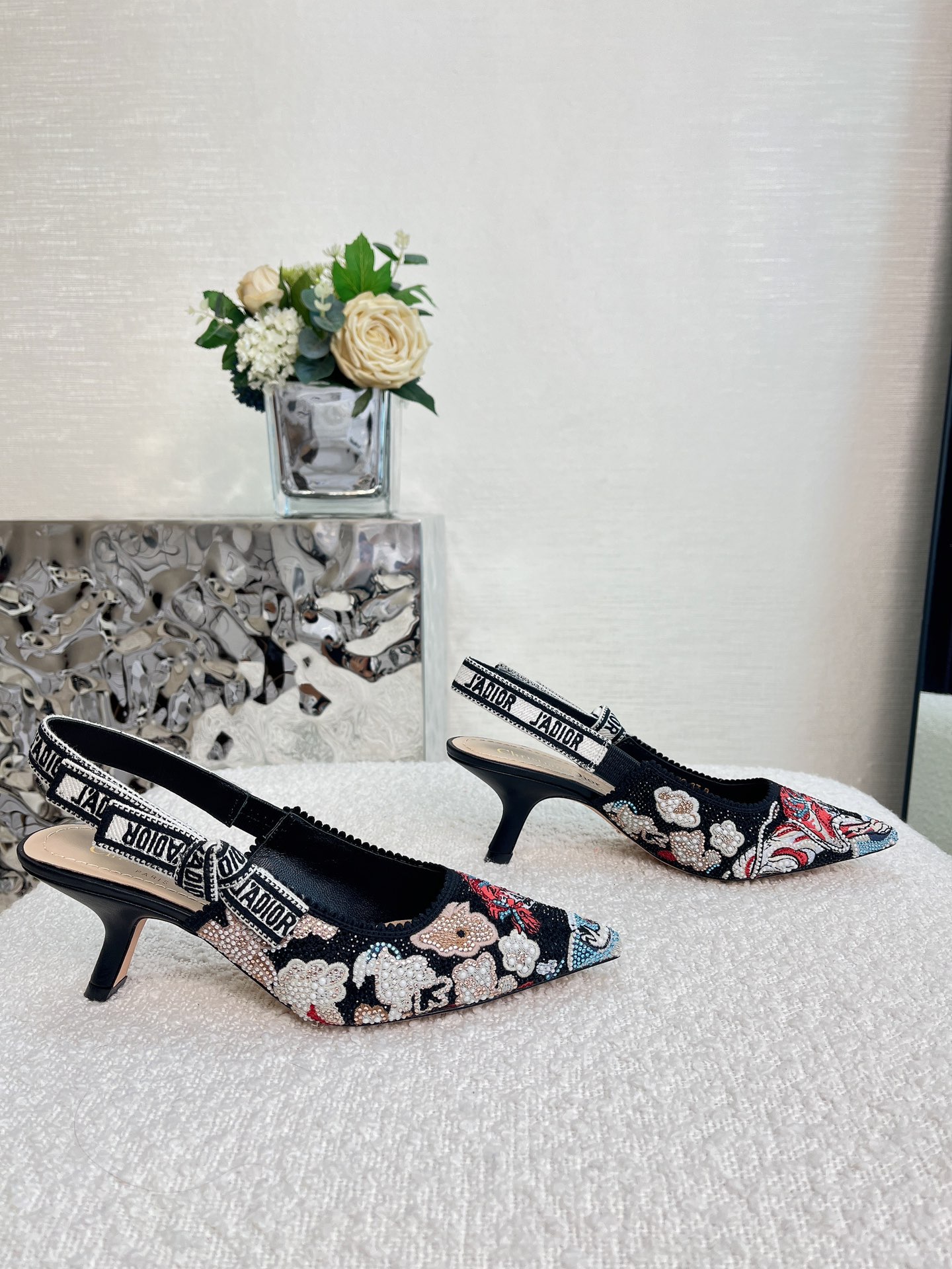 𝐉'𝐀𝐝𝐢𝐨𝐫 ｜𝟐𝟎𝟐𝟑𝐒𝐒/𝐧𝐞𝐰 Printed embroidered high heels