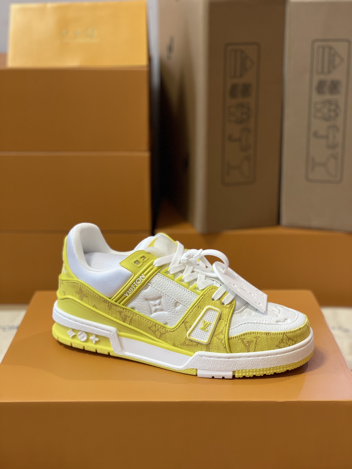 Louis Vuitton Trainer Couples Style 1A8FN8