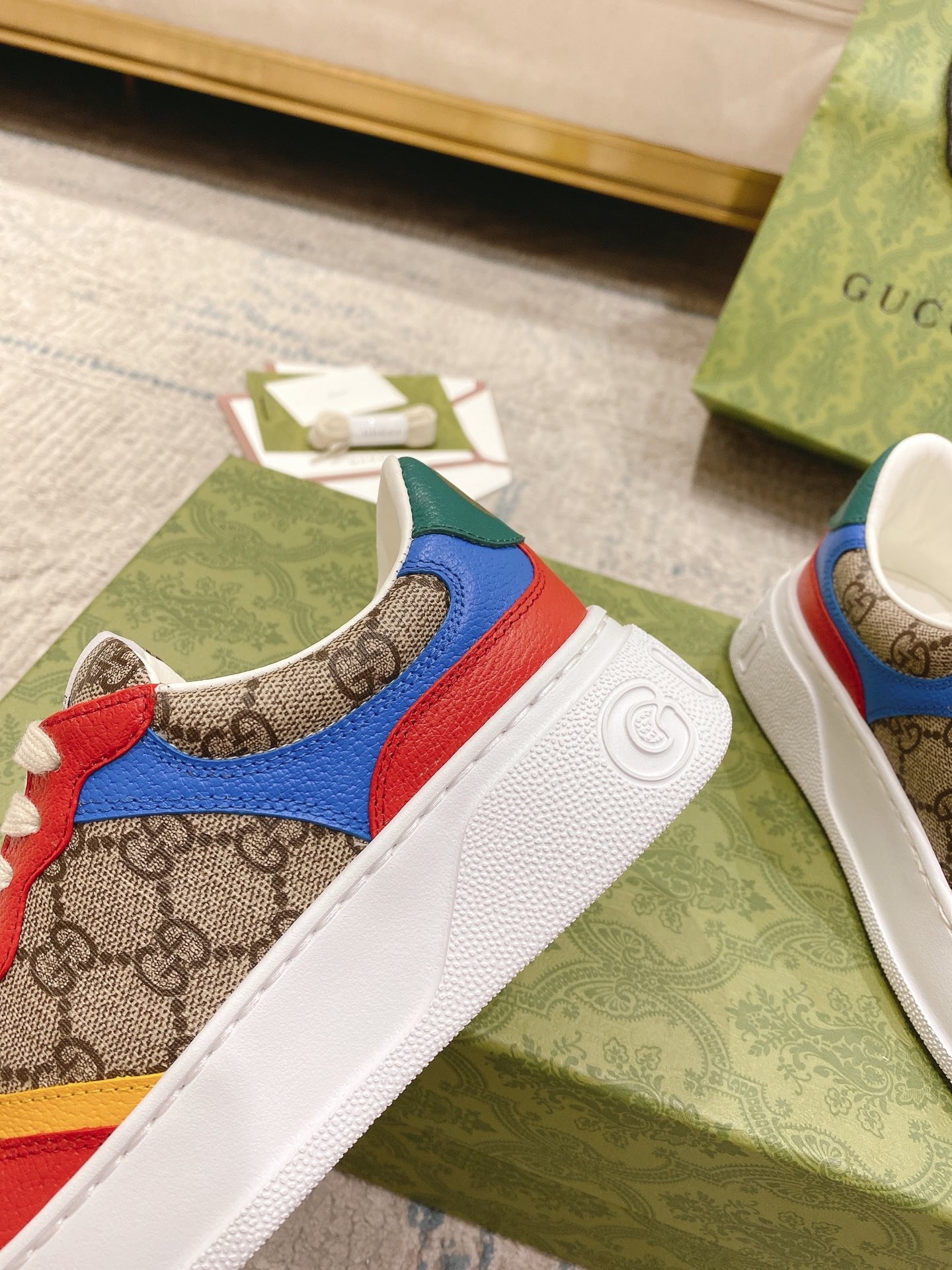 Gucci 𝟐𝟎𝟐𝟐ss new couple models 💑 full series of thick-soled white shoes