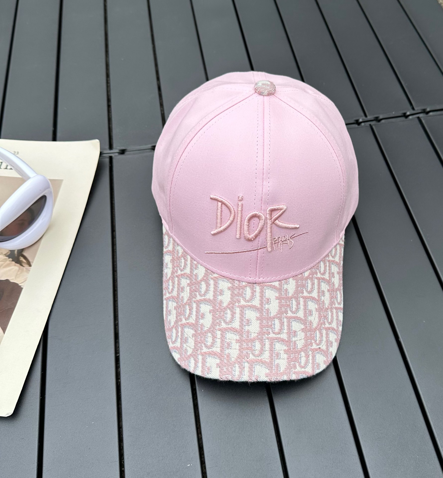 Dior new embroidered letters canvas baseball cap head circumference: 57cm
