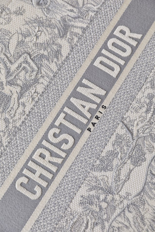 DIOR TOTE Grey Tiger