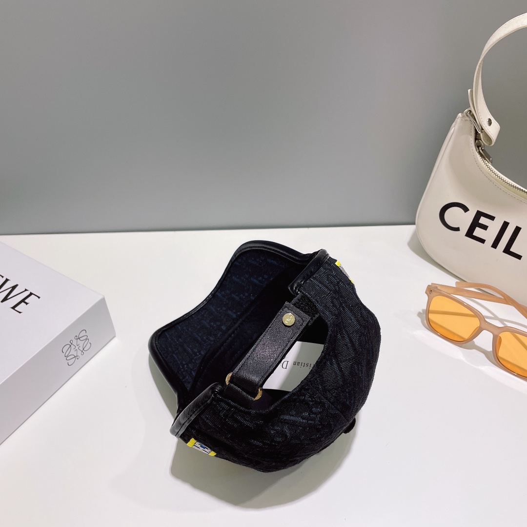 Dior (Dior) new original single embroidery baseball cap