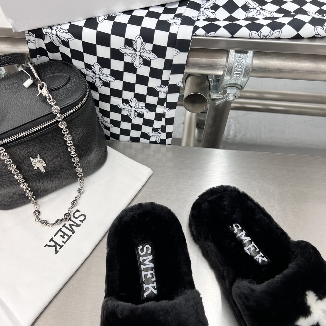 𝐒𝐌𝐅𝐊｜𝟐𝟎𝟐𝟐/𝐒𝐒 𝐧𝐞𝐰 Thick sole woolen slippers Sheepskin padded feet logo clearly visible Customized rubber non-slip outsole