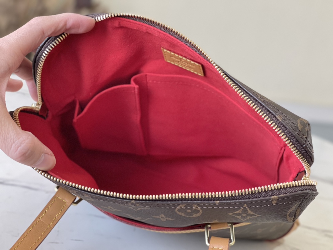 𝐋𝐎𝐔𝐈𝐒 𝐕𝐔𝐈𝐓𝐓𝐎𝐍     M51141