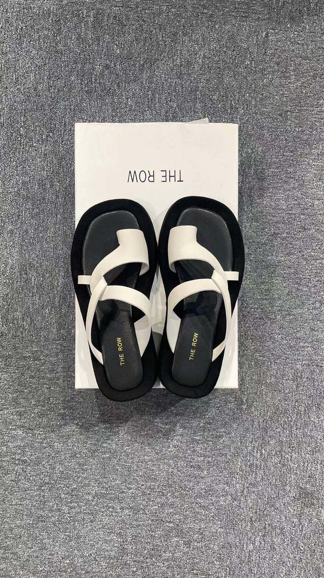 THE ROW | 𝟐𝟎𝟐𝟏/𝐒𝐒 𝐧𝐞𝐰 The row 2021 official website synchronization niche sexually cool wind thick bottom flip-flops