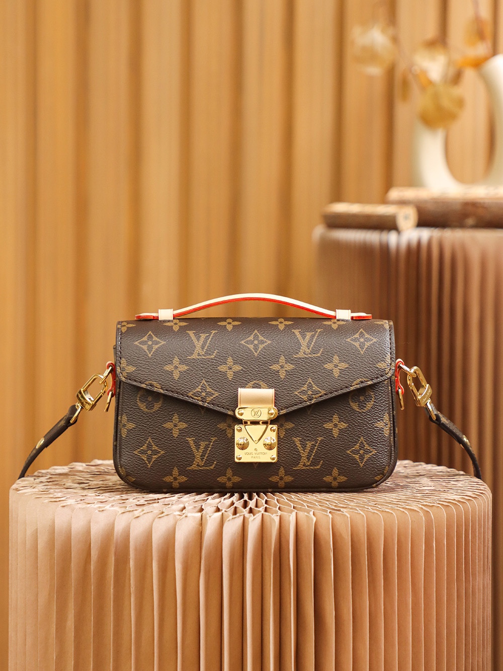 Louis Vuitton 𝐋𝐎𝐎𝐏 𝐇𝐎𝐁𝐎 catwalk style #M46311#mini postman