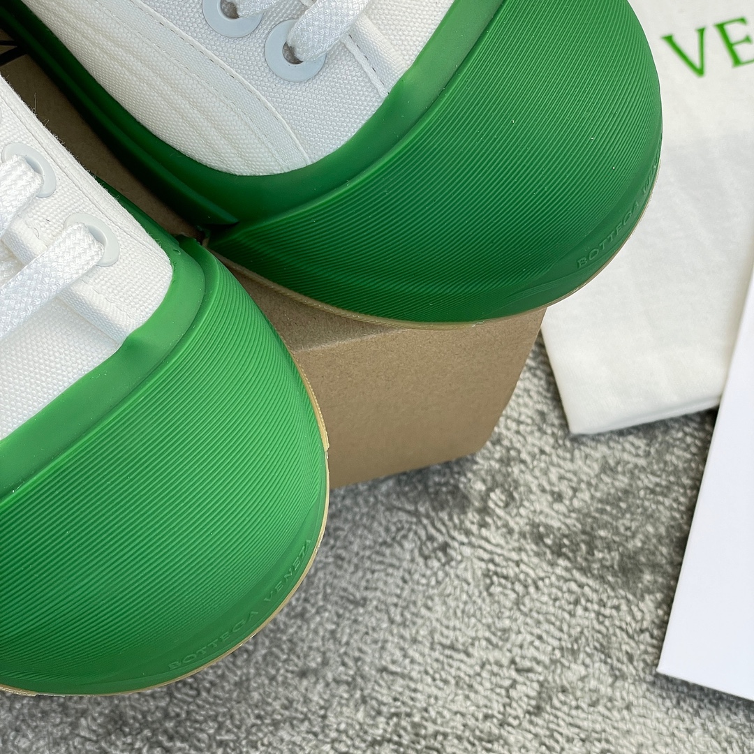 Bottegavenet*a white shoes