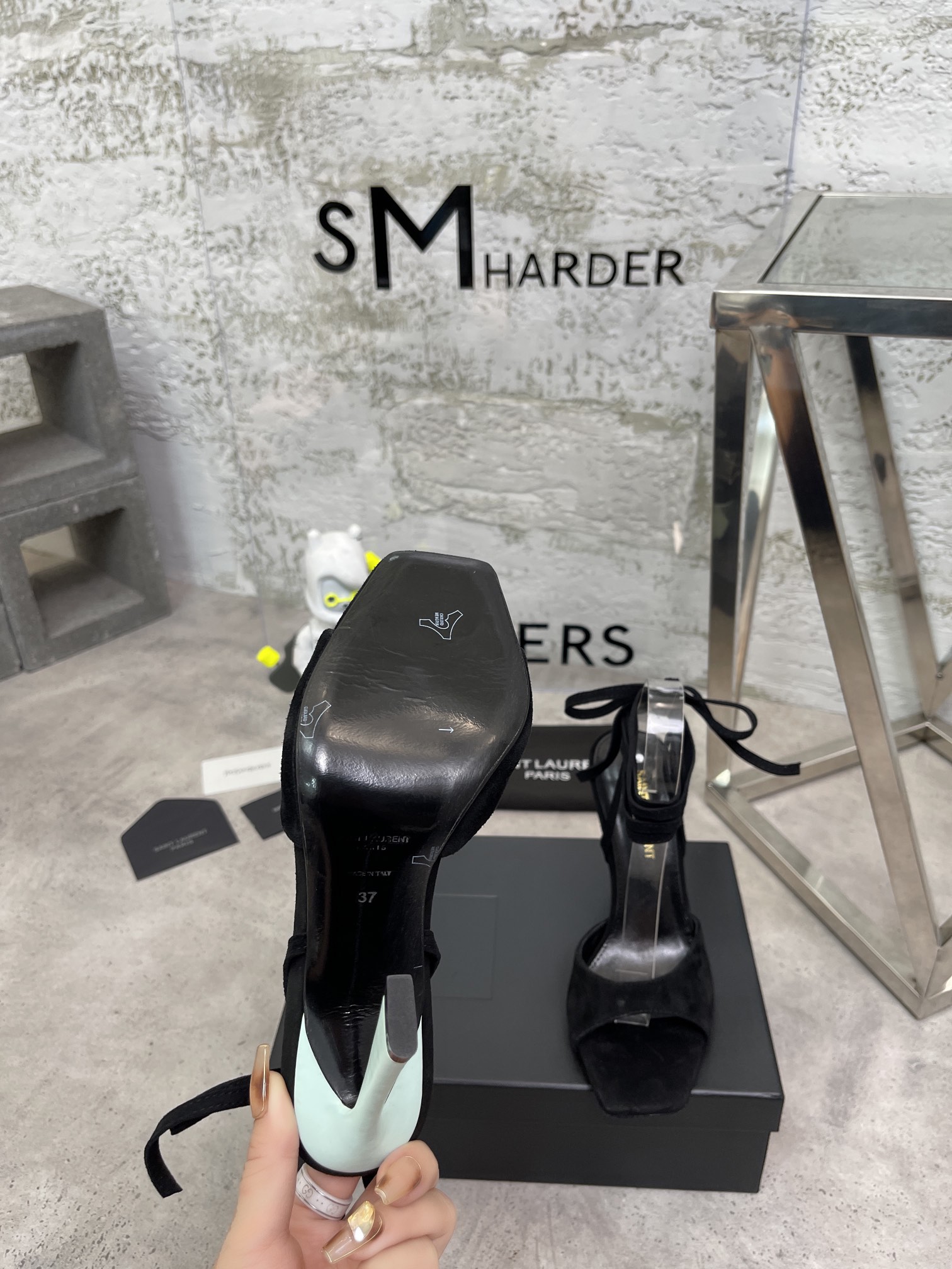 𝙎𝙖𝙞𝙣𝙩 𝙇𝙖𝙪𝙧𝙚𝙣𝙩 | 𝟐𝟎𝟐𝟐/𝐒𝐒 𝐧𝐞𝐰 YSL｜Early spring hot ysl high heel strappy sandals Italian leather sole