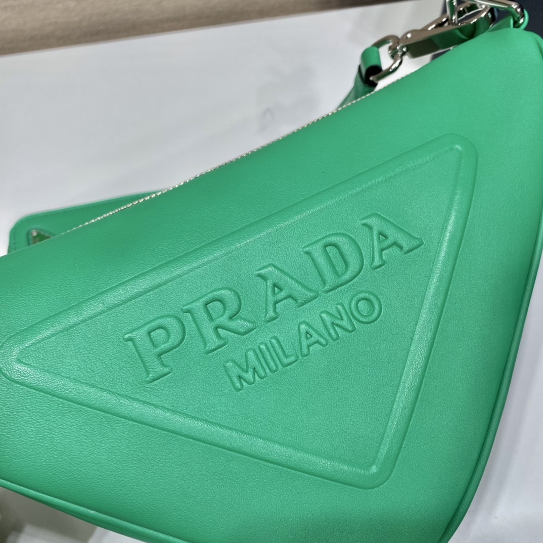 𝐏𝐑𝐀𝐃𝐀 Triangle Crossbody Bag 1BH190
