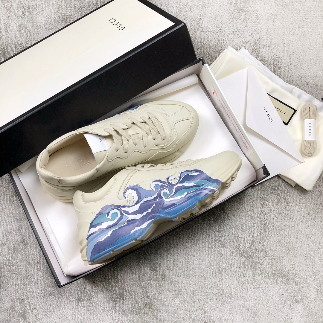 Gucci Pops This collection has a lot of flora and fauna elements Original material