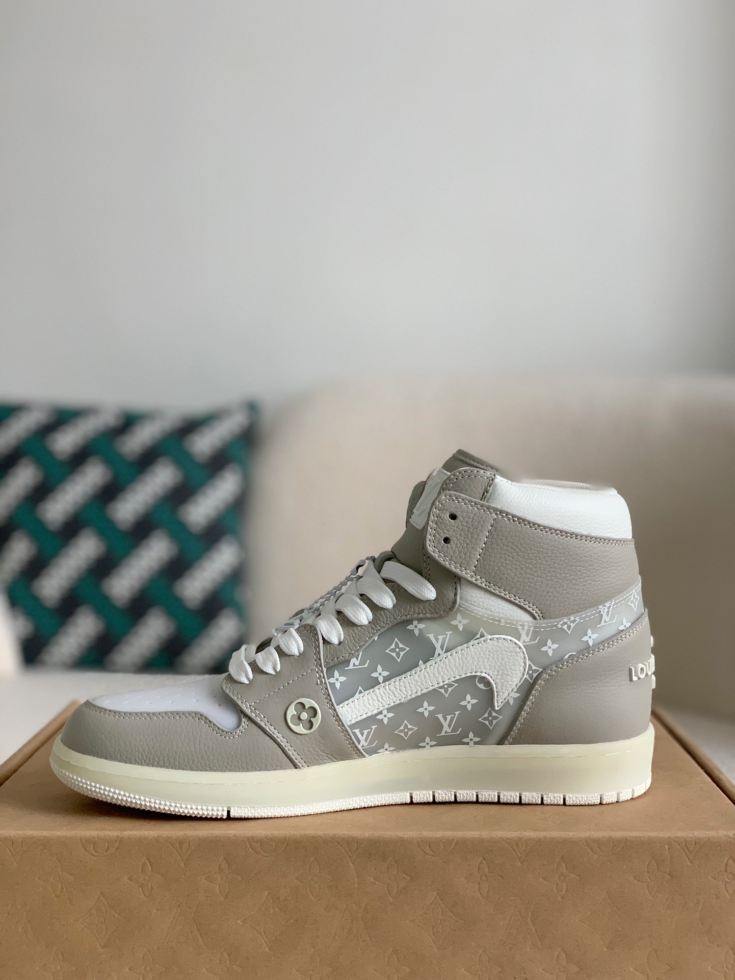 Louis Vuitton x Nike Air Jorda 1 High AJ1 Sneakers