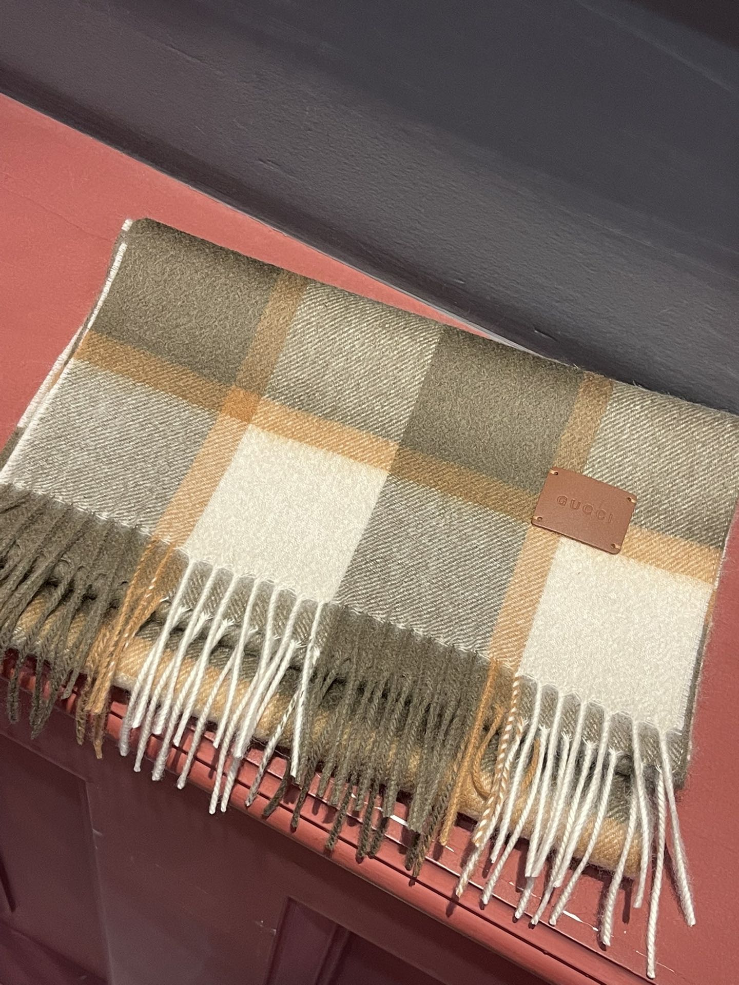 GUCCI Couple cashmere scarf