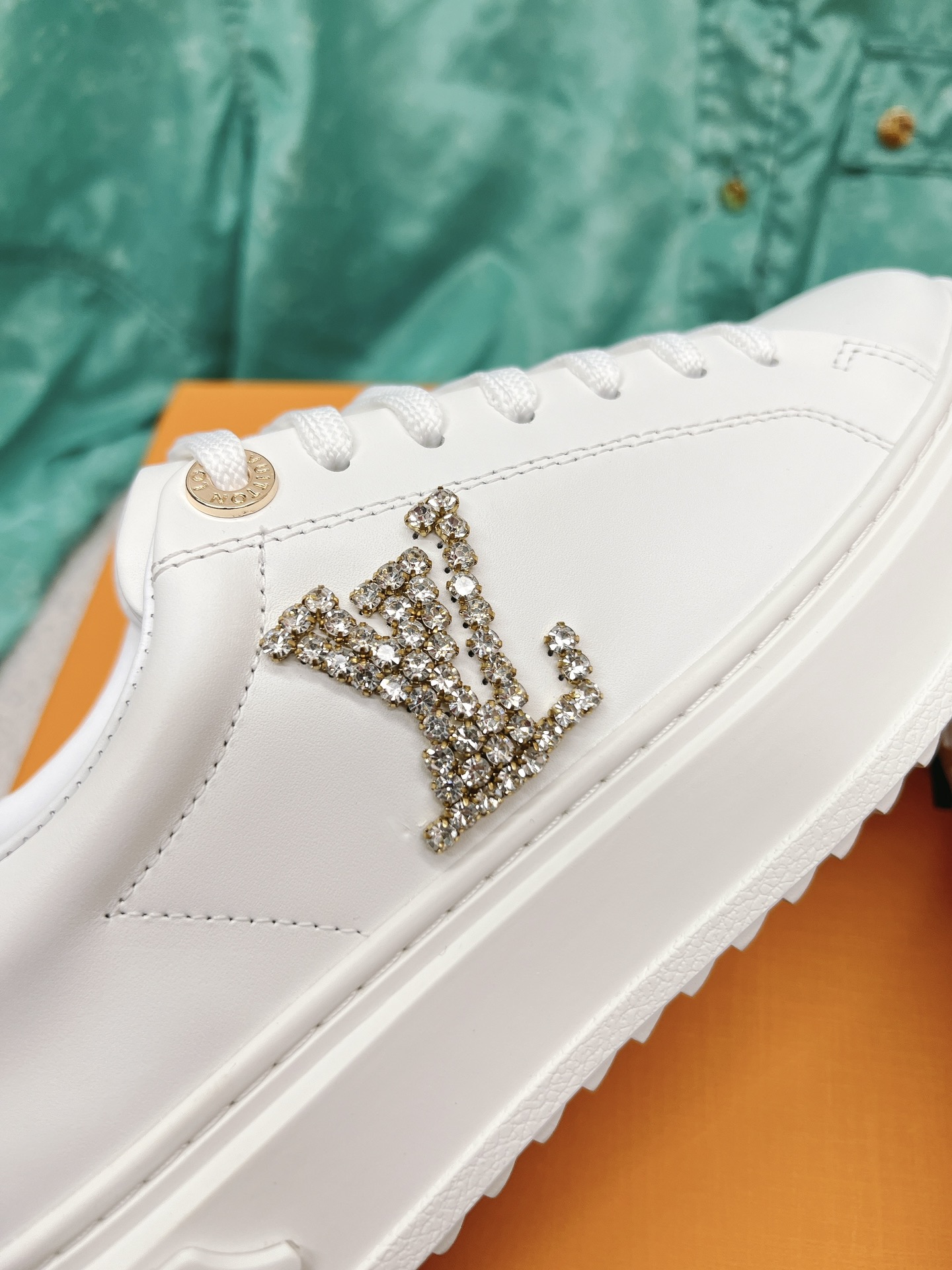 Louis Vuitton's new letter rhinestone white shoes series is new🆕