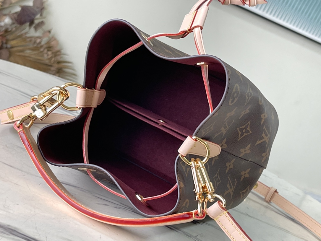 𝐋𝐎𝐔𝐈𝐒 𝐕𝐔𝐈𝐓𝐓𝐎𝐍     M46581