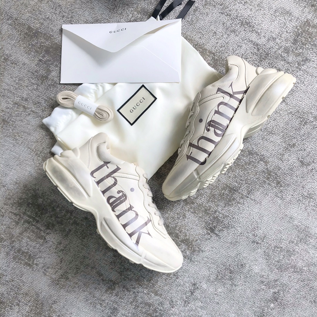 Gucci Pops This collection has a lot of flora and fauna elements Original material