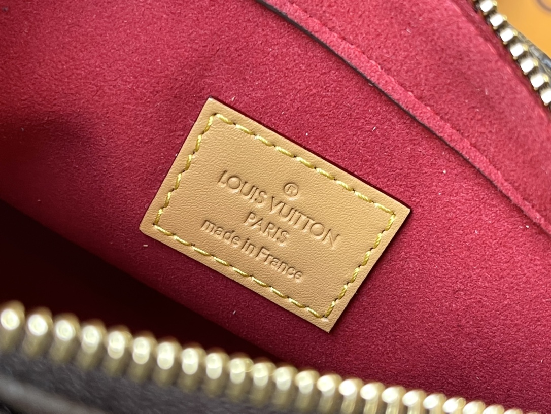 𝐋𝐎𝐔𝐈𝐒 𝐕𝐔𝐈𝐓𝐓𝐎𝐍   M51165