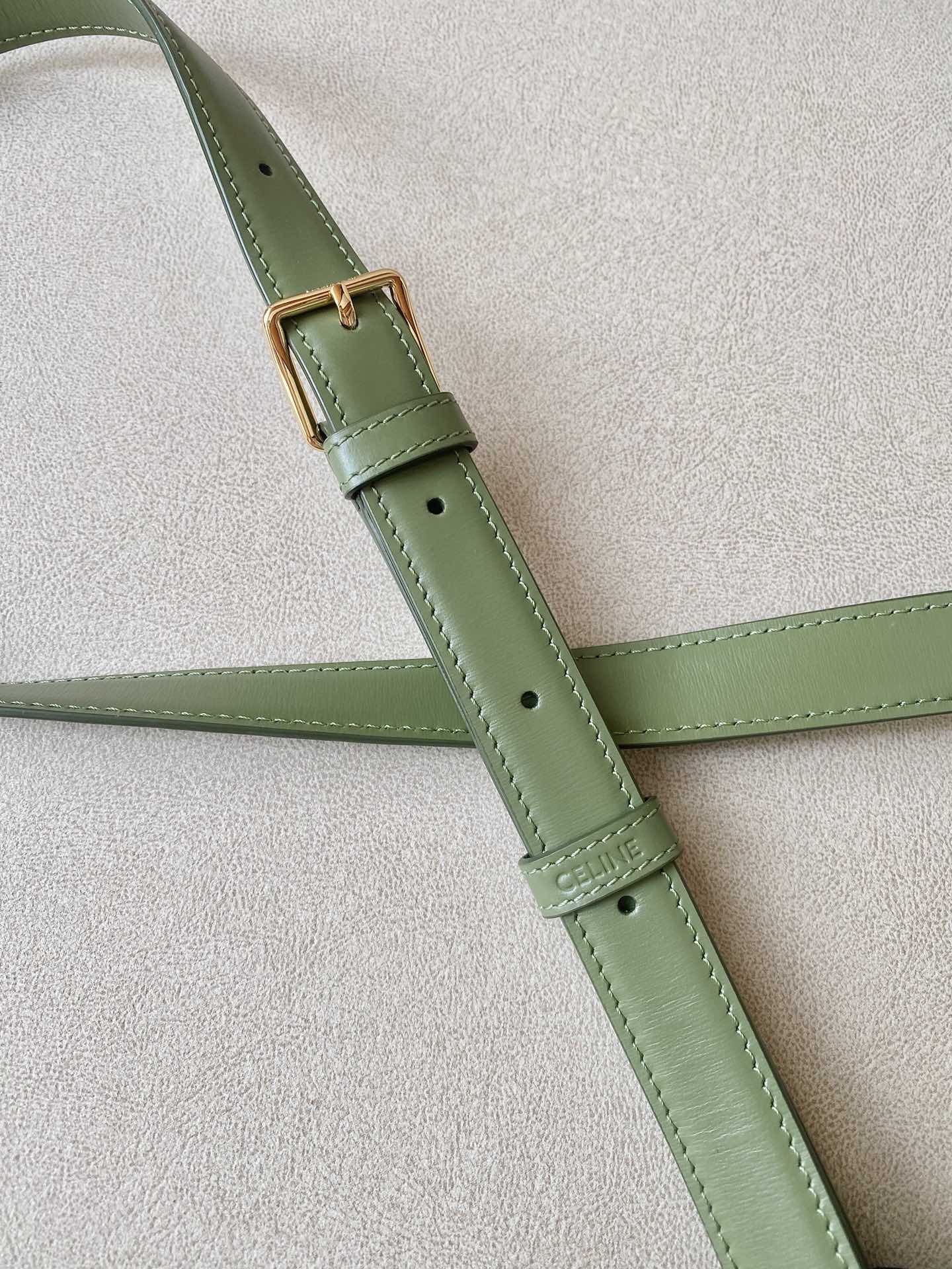 𝐂𝐞𝐥𝐢𝐧𝐞 Triomphe Medium 22.5cm