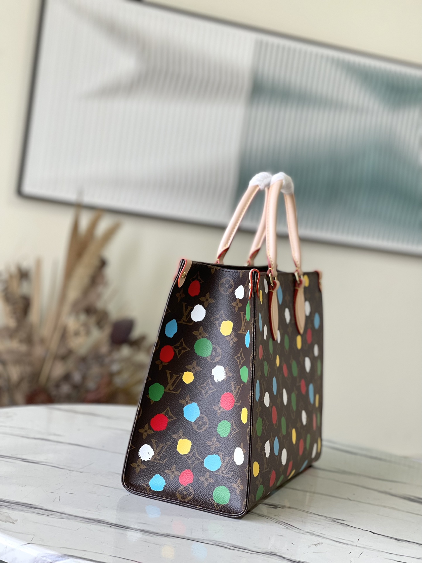 𝐋𝐎𝐔𝐈𝐒 𝐕𝐔𝐈𝐓𝐓𝐎𝐍  M46379