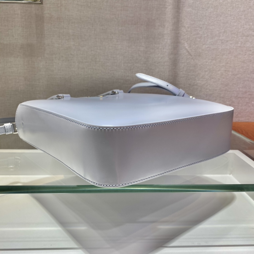 𝐏𝐑𝐀𝐃𝐀 Large Toilet Bag 1BA330